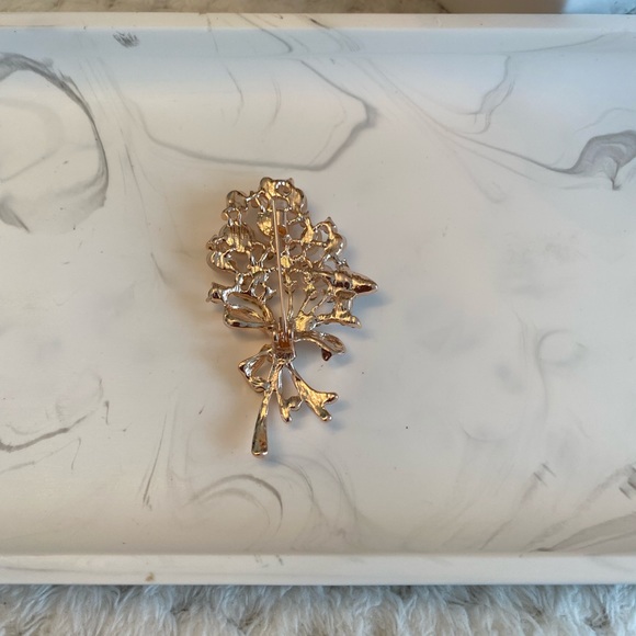 Pink gem gold brooch - Picture 3 of 3